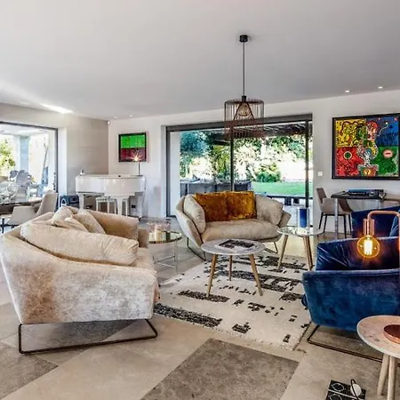 Dreamland Outside St.-tropez Villa